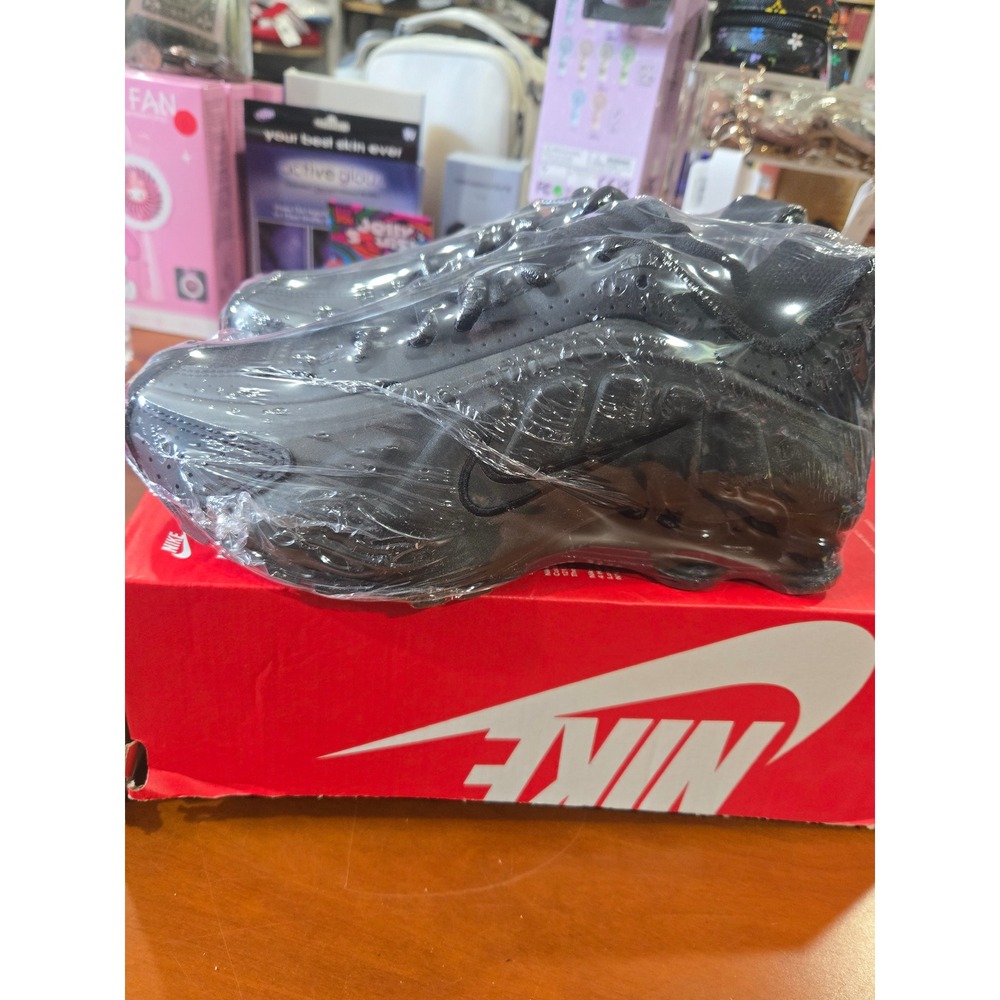 Nike Shox R4 GS Triple Black Sneakers CW2626-003 Size 5Y